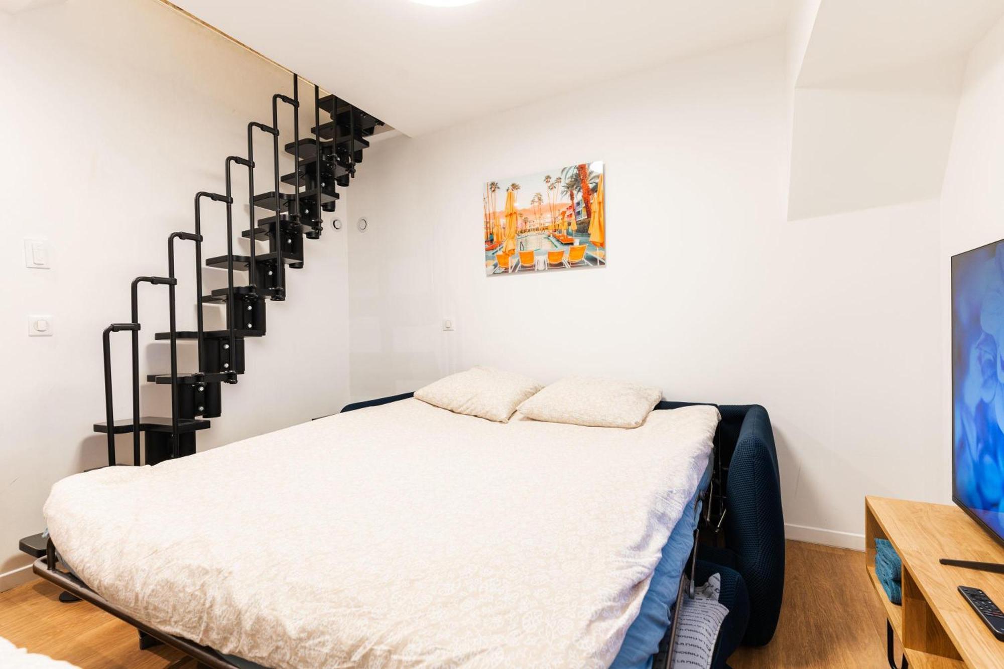 Appartement Loft 4 Bedroom Montmartre Pigalle Ac By Lcc Agency