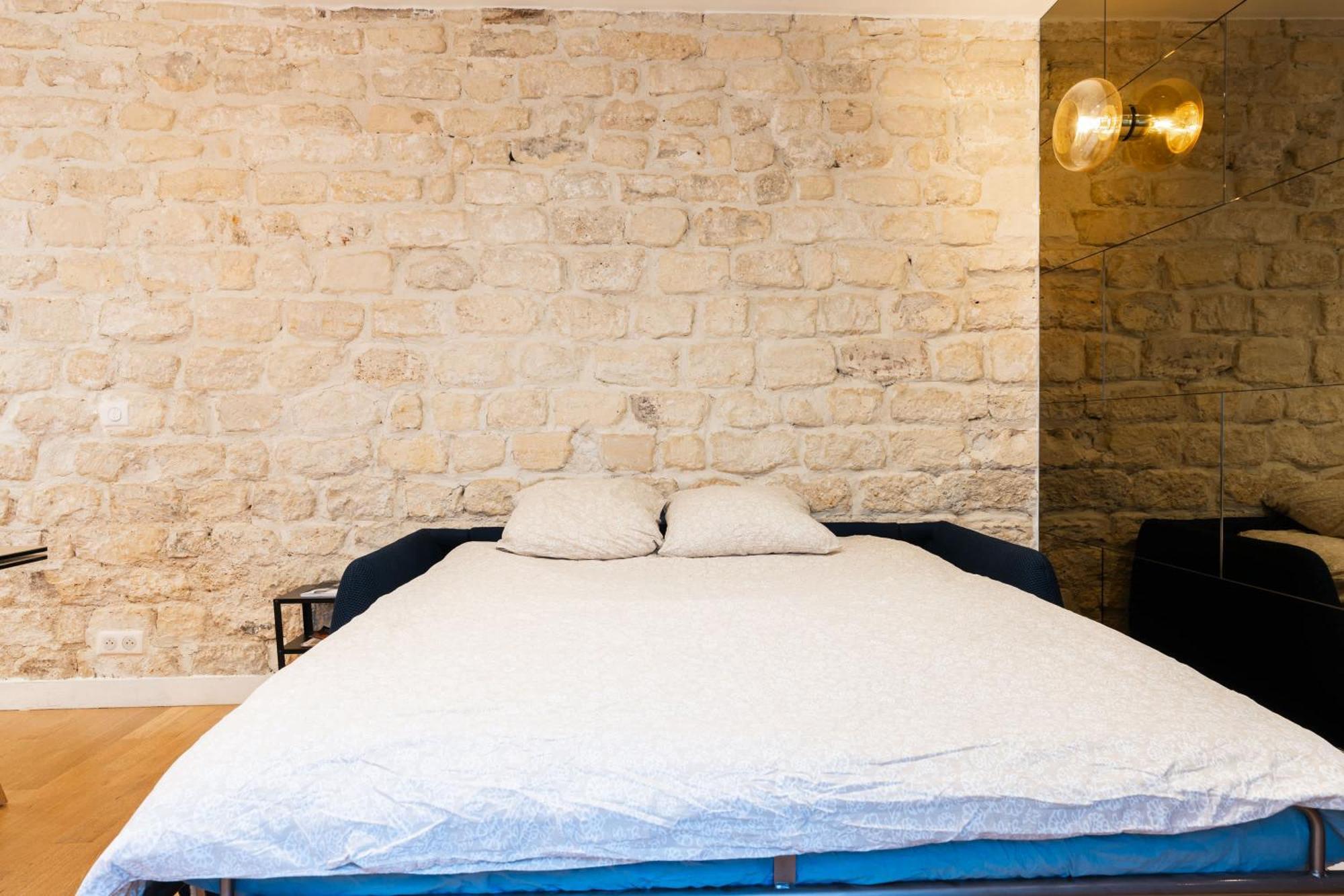 Loft 4 Bedroom Montmartre Pigalle Ac By Lcc Agency Parijs